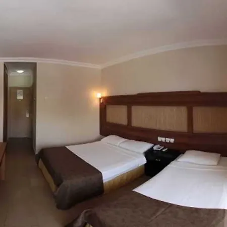 Отель Club Munamar