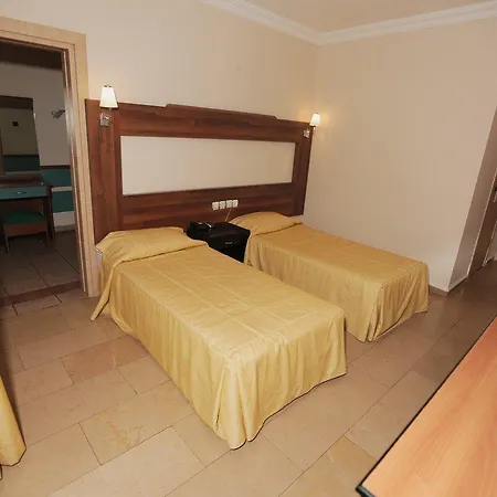 Club Munamar מלון 4*