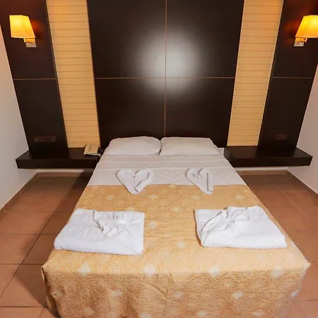Club Munamar 4* מרמריס