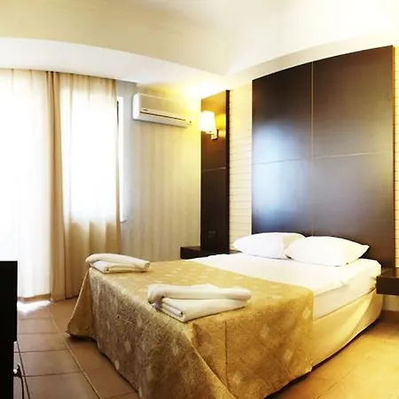 Club Munamar 4* מרמריס
