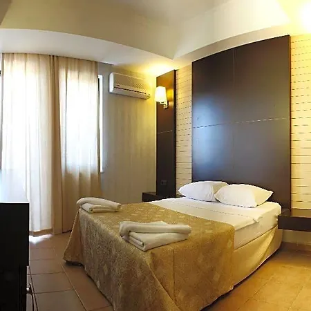 Club Munamar Hotell 4*