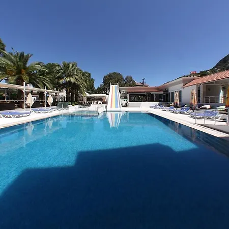 מלון Club Munamar 4*