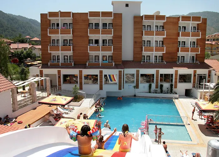 Club Munamar Hotel 4*